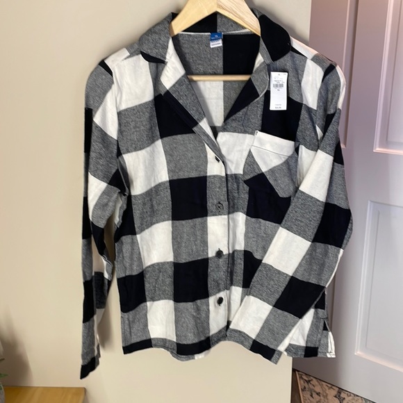 Old Navy plaid pajama top - Picture 1 of 11